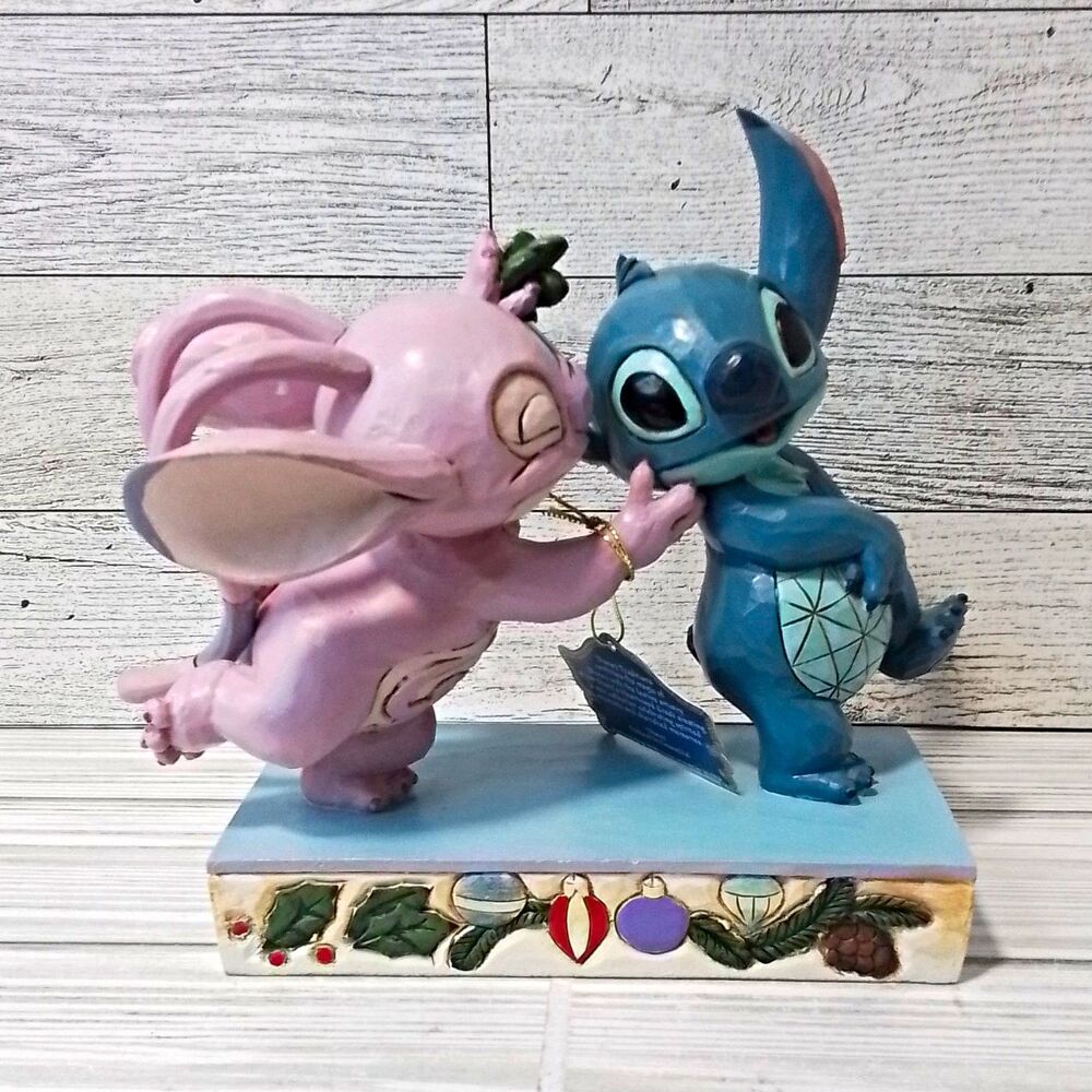 Jim Shore Disney Traditions Disney Lilo & Stitch Stitch & Angel Kiss Figurine 6"